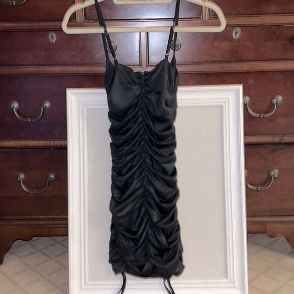 Black bodycon dress with shirred bust and ruched sides with ties- S - Picture 4 of 7